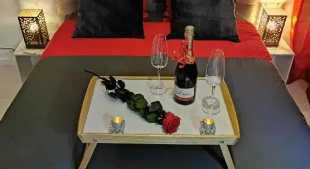 Suite Barthelemy - SPA Et Sauna (Adults Only), Забронировать Курортный отель Мелён Seine-et-Marne