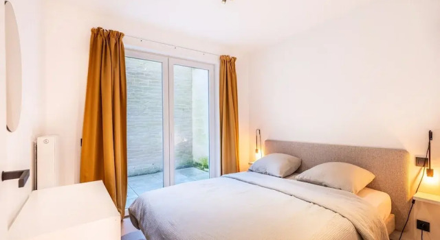 Apartment on Zeedijk With Stunning Sea Views
