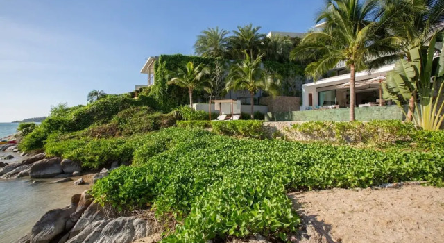 Solaris 3-bedroom Beachfront Villa in Koh Samui