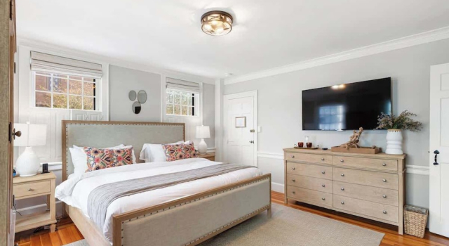 Driftwood Suite - Luxury Retreat in Newport, Забронировать Отель Отели Ньюпорт 3 звезды, рядом с Шатл в гавани Ньюпорта, 3*