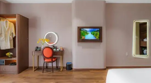 Полулюкс Salute Saigon Hotel and Spa
