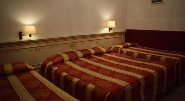 Четырёхместный номер Standard Albergo Basilea