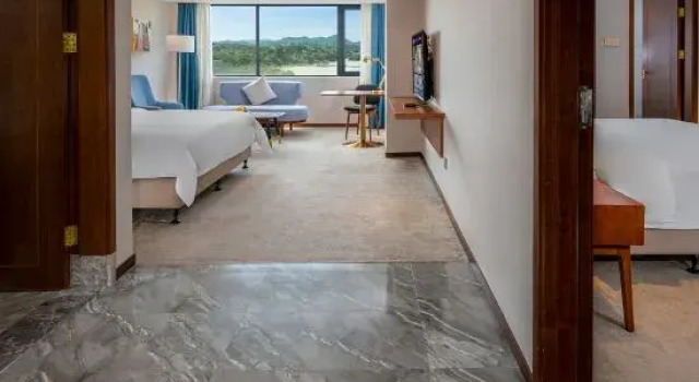 Семейный люкс Executive с видом на озеро West Lake Garden Hotel