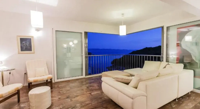 Villa Casabianca, Varaa Villa Hotellit Split-Dalmatia pysäköinnillä, Pysäköinti