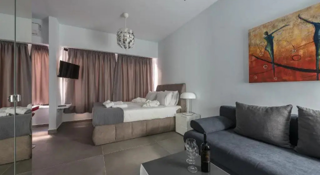 Студия Iguana Gold Luxury Suites 1min from Ermou str