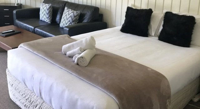 ASURE Explorer Motel & Apartments, Забронировать Апартаменты/квартира Отели Те-Анау с парковкой, Парковка