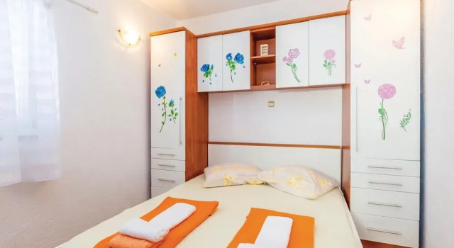 Beautiful Home in Senj With 1 Bedrooms and Wifi, Book Hotel Hoteller i Senj med parkering, Parkering