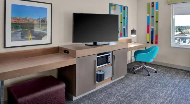 Четырёхместный люкс Hampton Inn Suites Flagstaff East