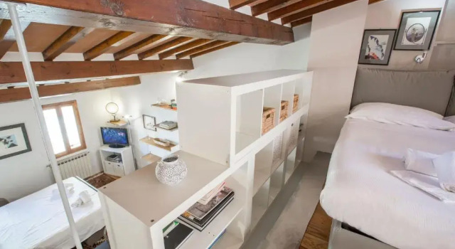 Bohémienne Penthouse, Забронировать Отель Санта-Кроче Флоренция, рядом с Дом Буонаротти