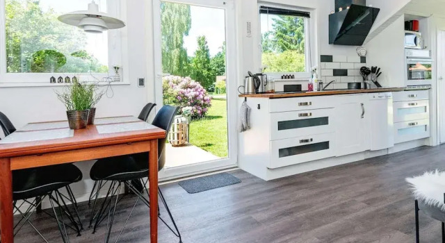 4 Person Holiday Home in Hovborg, Book Feriehus Sommerhuse i Hovborg, Hytte