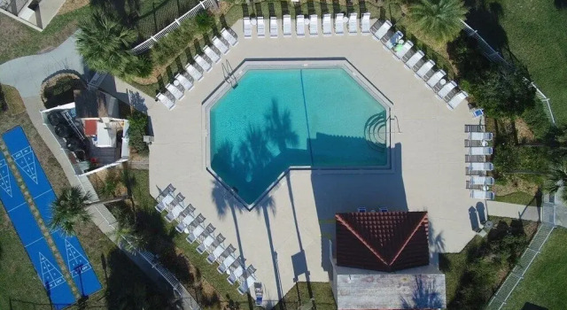 2 Bed, 2 Bath, Upgraded, Pool View - Ocean Village Club E35