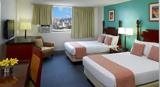 Четырёхместный номер Deluxe Pagoda Hotel