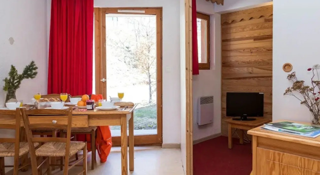 Carefully furnished apartment near the piste and Valmeinier