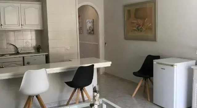 Apartamento de 1 dormitorio en Victoria Court 2 Los Cristianos., Prenota Appartamento Hotel a Tenerife con piscina, Piscina