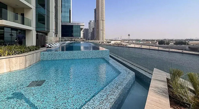 2BR Luxury with Stunning Lake View in Business Bay, Забронировать Апартаменты/квартира Дубай Эмират Дубай, рядом с Дубайский аквариум