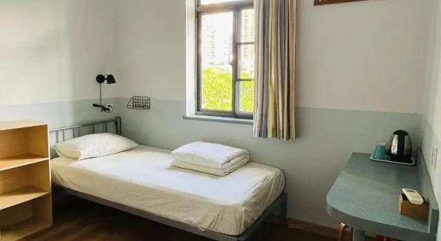 Кровать в общем номере Shenzhen Loft Youth Hostel