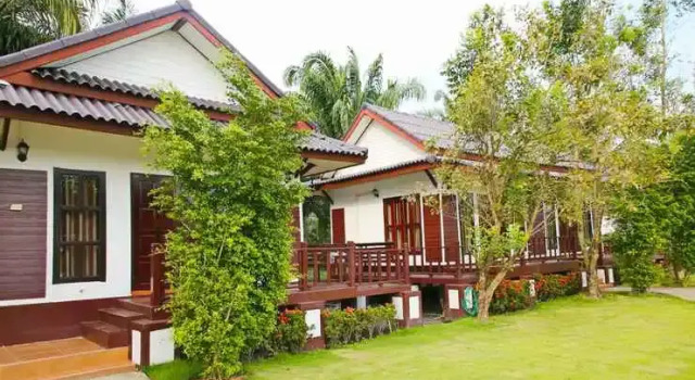 Sunflora Resort Chumphon, Забронировать Курортный отель Отели Южного Таиланда с парковкой, Парковка