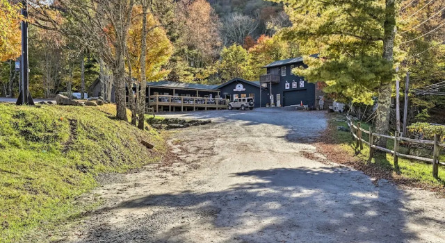 Walk to Hiking & Skiing: Beech Mountain Condo, Забронировать Апартаменты/квартира Бич Маунтин Аппалачи