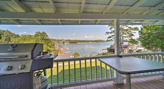 Quaint Cottage Overlooking Cherokee Reservoir, Buchen Sie Ferienhaus Bean Station Tennessee