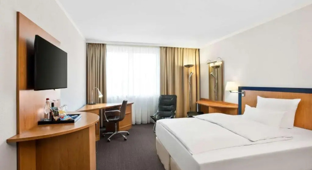 Двухместный номер Standard NH Frankfurt Airport West