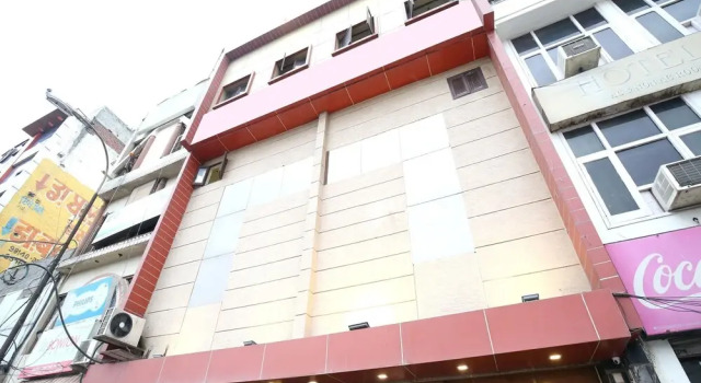 OYO 15667 Hotel Anand