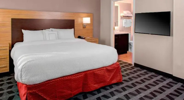 Двухместный люкс TownePlace Suites by Marriott Parkersburg