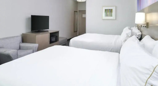Четырёхместный номер Standard Holiday Inn Express & Suites Shippensburg by IHG