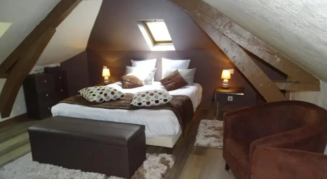 Четырёхместный номер Standard Logis Hôtel Restaurant Spa Lauberge Du President