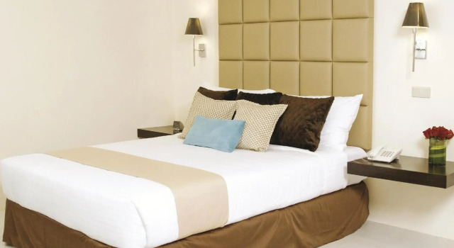 Номер Standard The Oracle Hotel