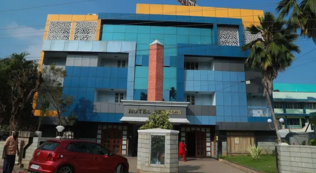 Hotel Selvies, Забронировать Отель Отели штата Тамилнада 3 звезды, 3*