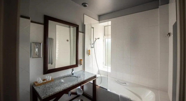 Трёхместный номер Standard с видом на сад Hôtel La Villefromoy Saint-Malo