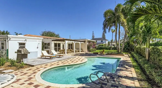 The Glenn House Vacation Home - New, Rezerwuj Dom wakacyjny Hotele w Palm Beach County z basenem, Basen