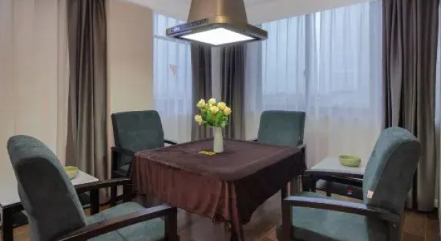 Люкс Premier Binhai Station Hotel