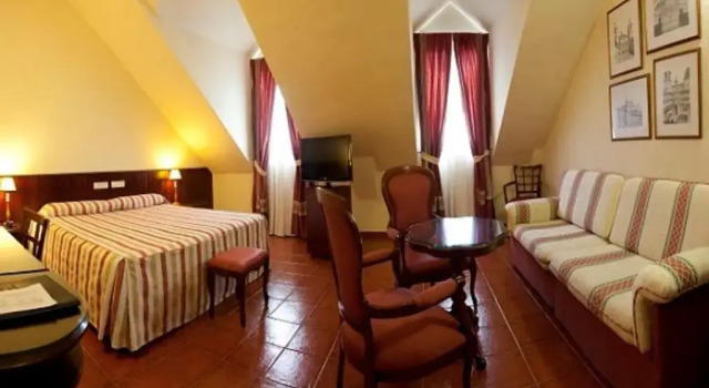Полулюкс Hotel Florida
