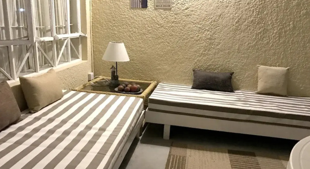 Studio in Grand Baie, With Pool Access, Furnished Terrace and Wifi - 1