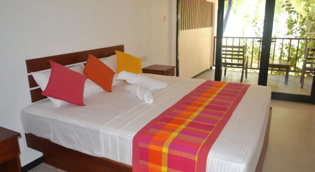 Wellé Wadiya Beach Villa, Buchen Sie Resort Hotels in Nordwestprovinz mit Pool, Schwimmbad
