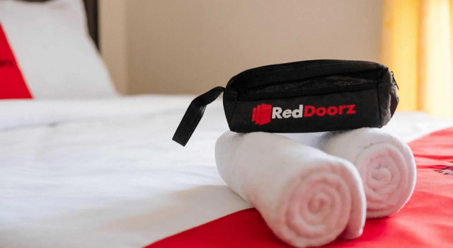 Suite RedDoorz Syariah near Gerbang Toll Manyaran