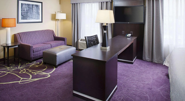 Двухместный люкс Hampton by Hilton Lansing West