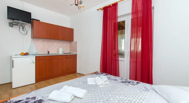 Apartments and Rooms Stjepan, Prenota Appartamento Zastražišće 