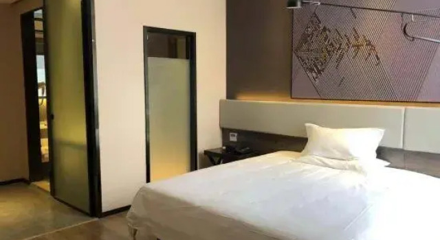 IU Hotels· Zhengzhou Zhengdong New District The First Affiliated Hospital of Zhengzhou University, Rezervovat Hotel Čeng-čou Henan