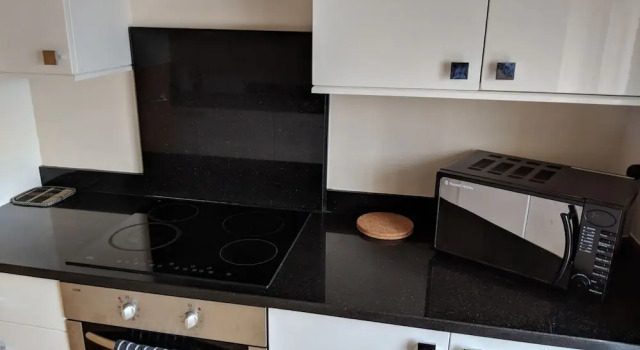 2 Bed Flat by Shoreditch Station Zone 1, Забронировать Отель Лондон Большой Лондон, рядом с Мечеть Восточного Лондона