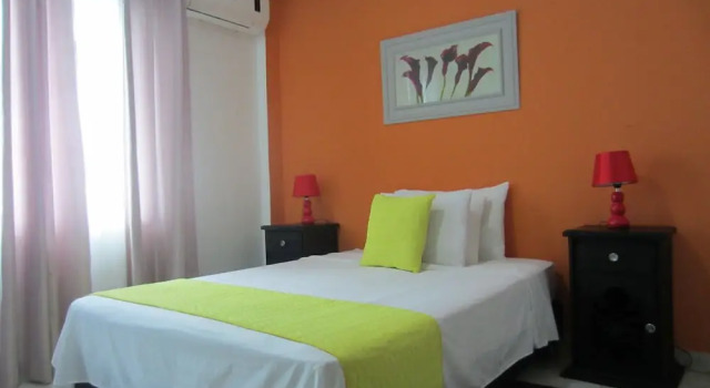 Кровать в общем номере c 1 комнатой Apartamentos La Hermosa