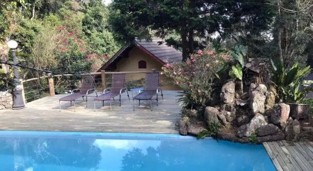 Апартаменты Hospedagem Casadalee chalé com piscina privativa aquecida e Apartamento sem piscina