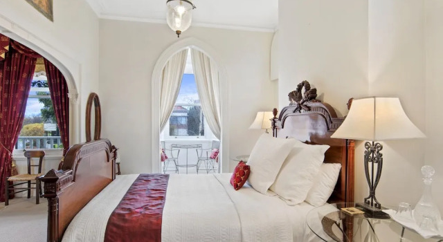 Люкс с балконом Captains Retreat Apartments and Cottages