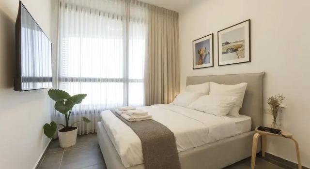 AirTLV - Menachem Begin Apartment