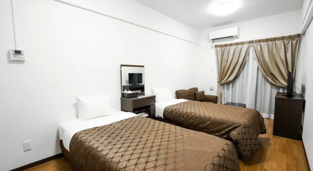 COZY STAY in Urasoe, Prenota Hotel Hotel a Okinawa con parcheggio, Parcheggio