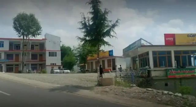 Madina Hotel & Restaurant, Забронировать Отель Сайду Шариф провинция Хайбер-Пахтунхва