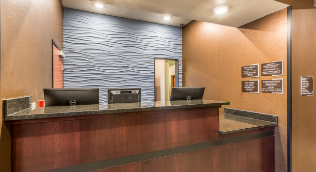 Cobblestone Hotel & Suites - Stevens Point, Buchen Sie Hotel Stevens Point Wisconsin, in der Nähe von Mead Park