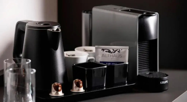 Номер Superior V8 Hotel Koln at MOTORWORLD