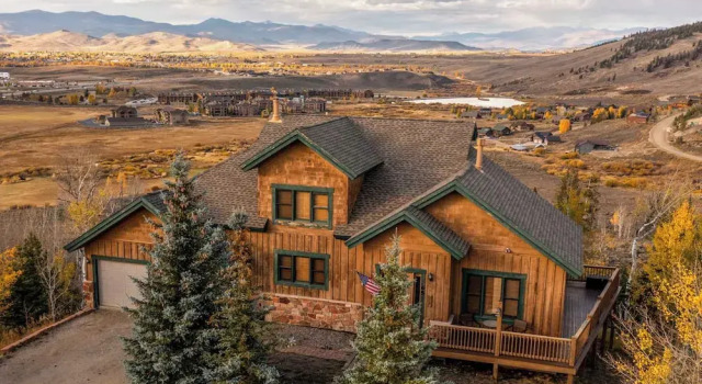 Коттедж с 4 комнатами с балконом Private Hot Tub: Scenic Granby Vacation Rental!